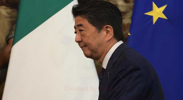 Giappone, spari contro l'ex premier Shinzo Abe: "Non dà segni di vita"