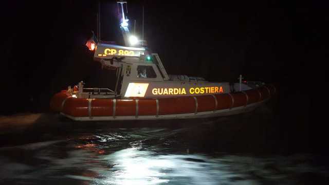 Cadaveri recuperati al largo di Chia: ipotesi naufragio di un barchino di migranti