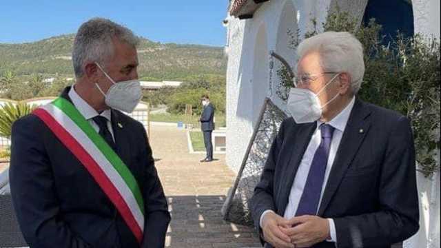 Il presidente Mattarella saluta Alghero: "Sardegna bellezza straordinaria"