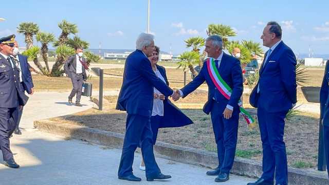 Il presidente Mattarella arriva ad Alghero: "È difficile non tornare"