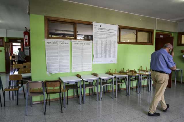 Scuola, a settembre i prof no vax possono tornare in classe: la decisione del Ministero dell’Istruzione