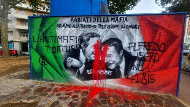 Roma, nuovo sfregio al murale di Falcone e Borsellino