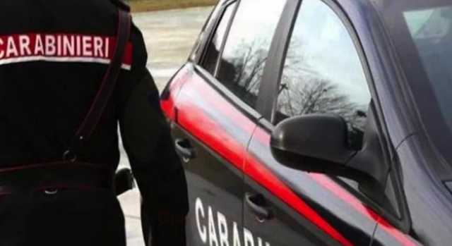 Mandas, molesta i clienti al bar poi tenta di aggredire i carabinieri: arrestato 