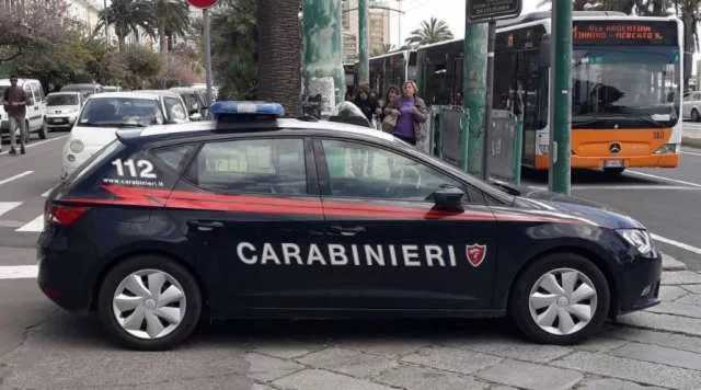 Carabinieri in via Roma 