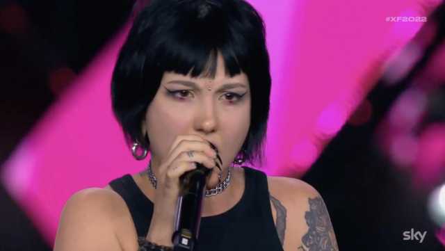 Martina, cantante di Carbonia, conquista i giudici di X Factor con una cover di Mina (Video)