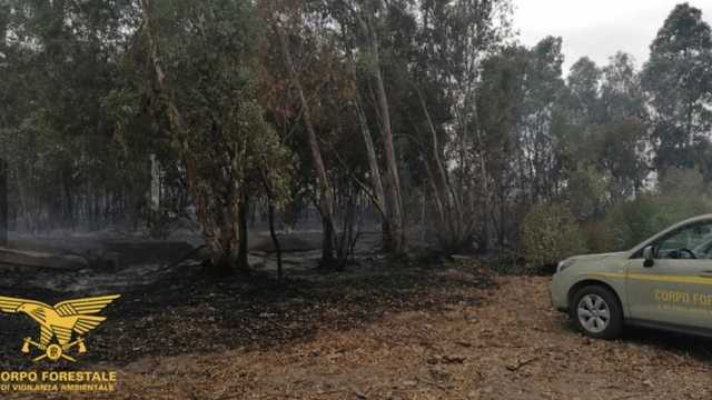 Serrenti, sorpreso mentre appicca un incendio: arrestato piromane