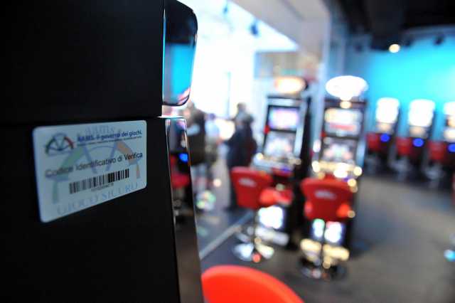 Ussana, video poker illegali in un bar: sanzione da 77mila euro per il titolare