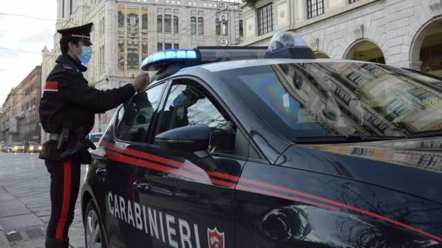 Cagliari, esce dal negozio Zara con un piumino rubato: arrestato
