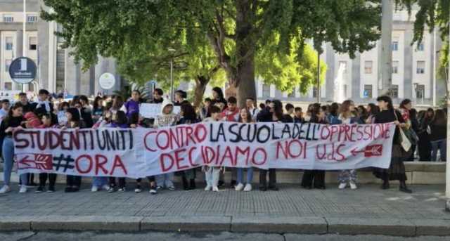 La protesta degli studenti a Cagliari