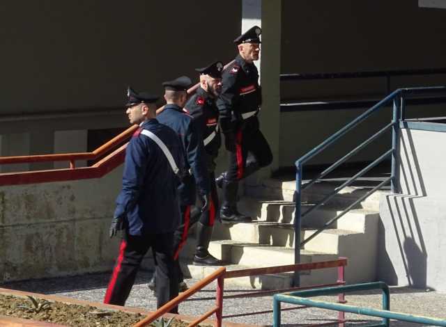 Is Mirrionis, i carabinieri intervengono per una lite e in casa trovano la marijuana