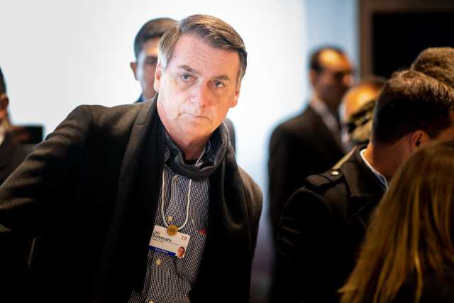 Brasile, Bolsonaro ricoverato in ospedale per "forti dolori addominali"