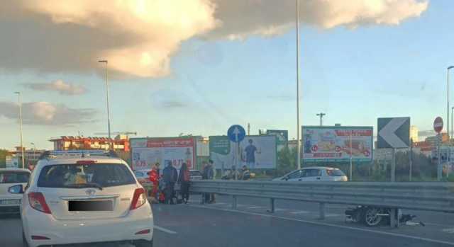 Cagliari, ennesimo incidente sull'Asse: motociclista perde il controllo e finisce sull'asfalto