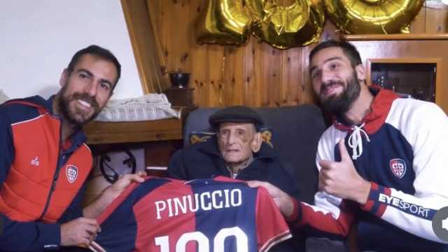 Cagliari, il super tifoso Pinuccio compie 100 anni: la sorpresa di Mancosu e Pavoletti