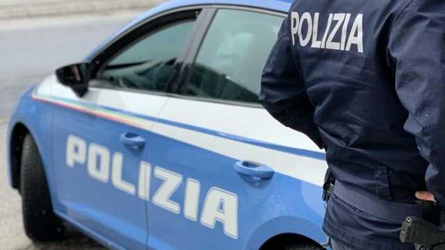 pattuglia polizia