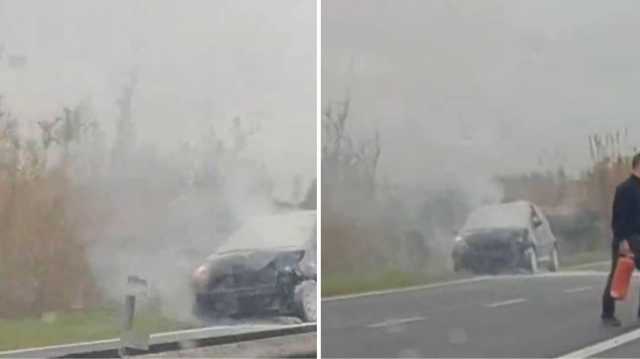 L'auto in fiamme