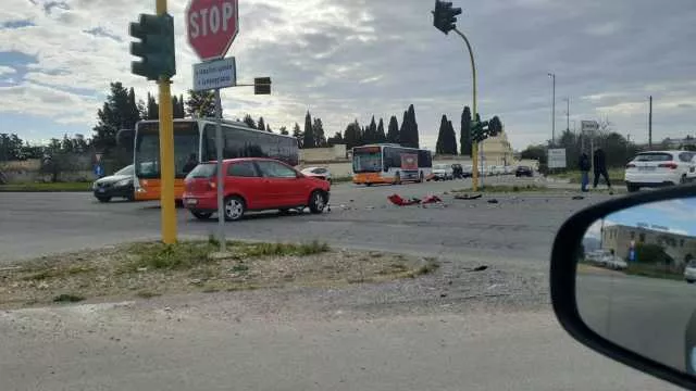 Youtg Net Incidente A Monserrato Scontro Tra Auto Sulla