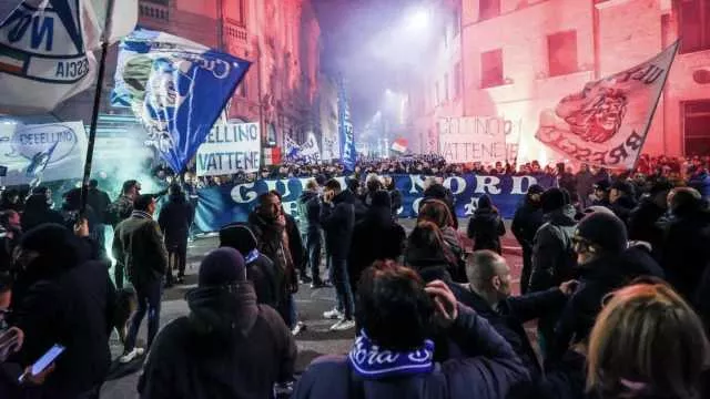 Brescia, quasi mille tifosi in corteo contro Cellino: 