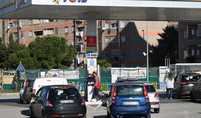 Un'auto