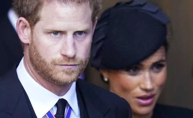 Youtg Net Incidente D Auto Per Harry E Meghan Mentre Fuggivano Dai Paparazzi