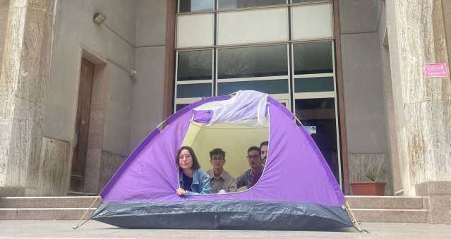 studenti tenda