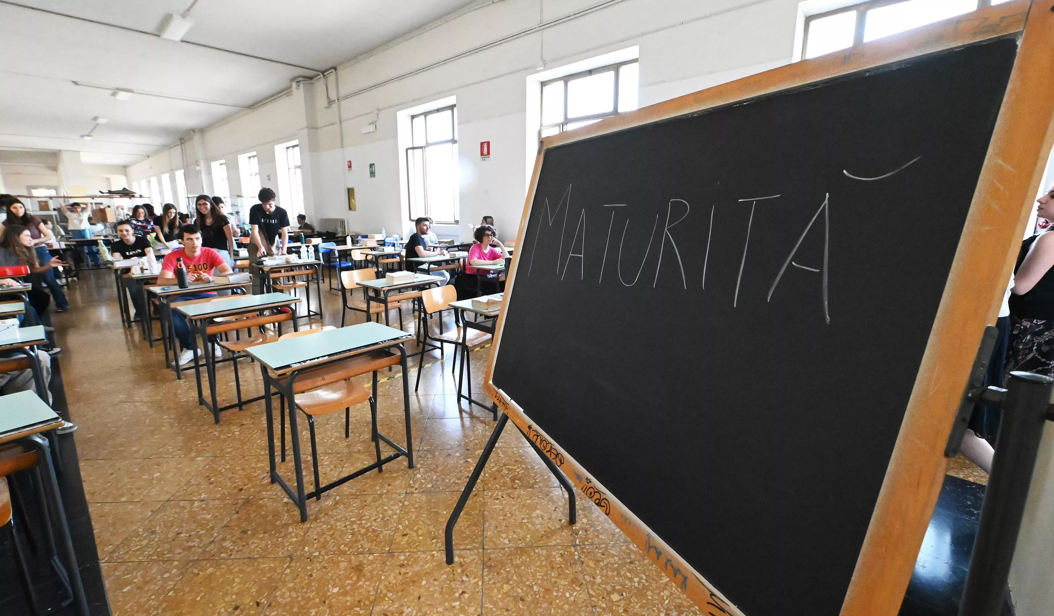 Maturità-bis dopo il ricorso di una studentessa, prendono tutti lo stesso  voto (compresa lei). Gelo