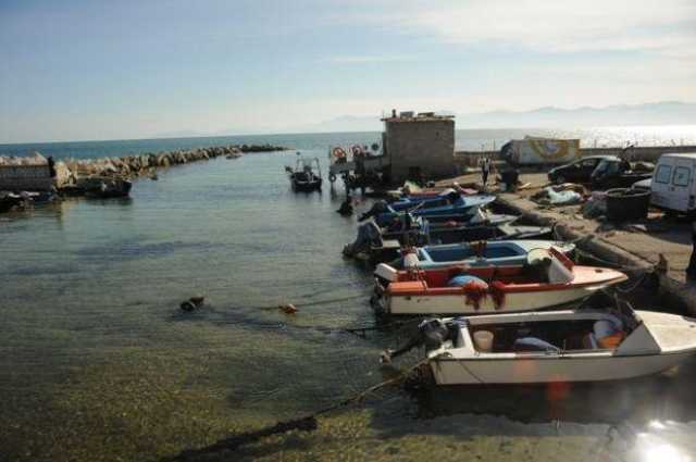 Sant Elia Mareggiata Al Porticciolo Barche In Salvo