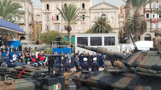 Mattarella al porto di Cagliari per la festa delle forze armate