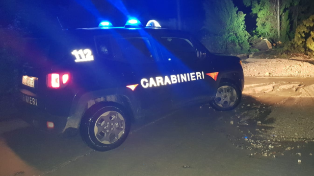 Auto dei carabinieri nelle campagne di Gavoi