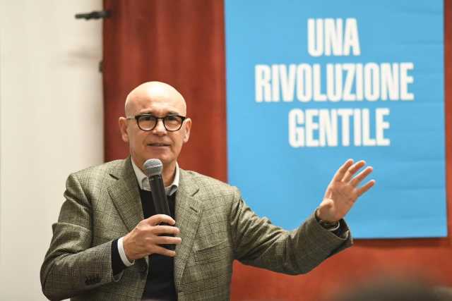 Renato Spru a un comizio pubblico a nuoro