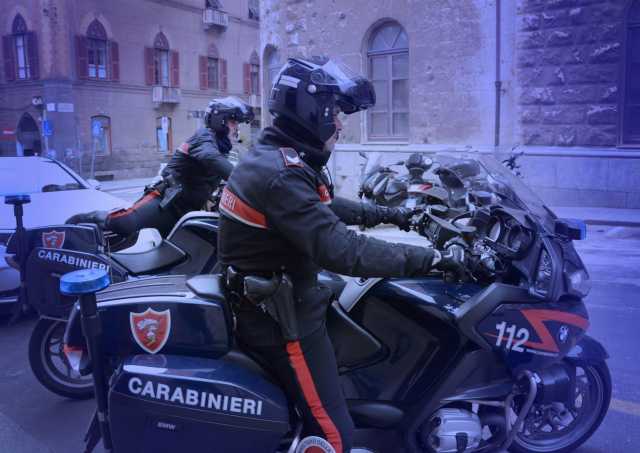 carabinieri in moto