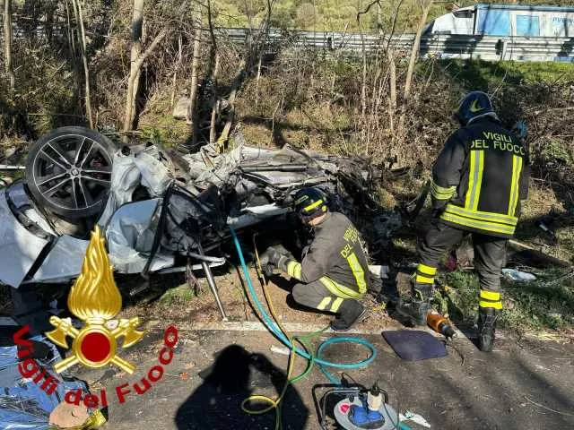 YouTG.NET - Tragico Incidente Sulla Provinciale 128: Morto Il Conducente