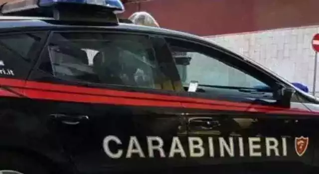 CARABINIERIAGGRESSIONEMADRE