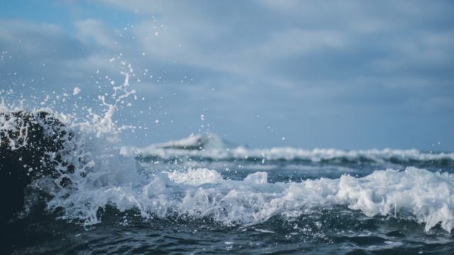 Si tuffa tra le onde alte, un uomo annega nella spiaggia di Is Arenas