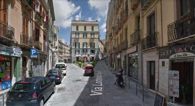 Cagliari, fuga di gas alla Marina: chiusa al transito pedonale via Roma lato portici