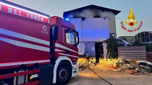 Capoterra, scoppia un incendio nell'appartamento di un'azienda agricola