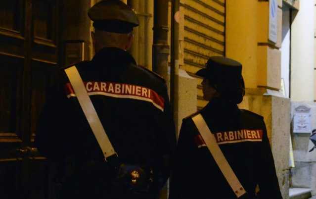 Cagliari, si spoglia e si masturba in pubblico davanti a minori: arrestato 48enne