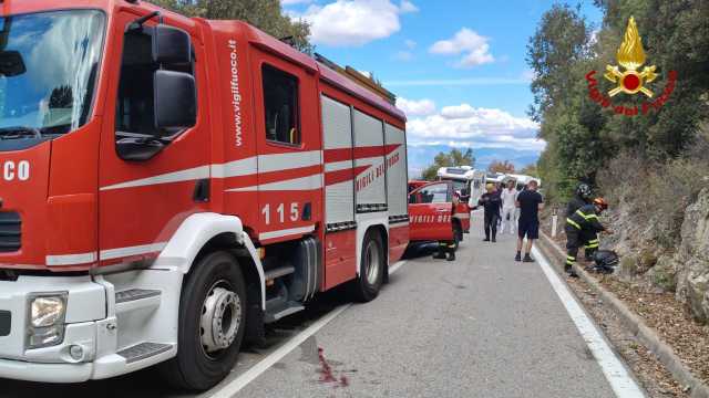 Dorgali, camper contro moto sull'Orientale sarda: donna in codice rosso 