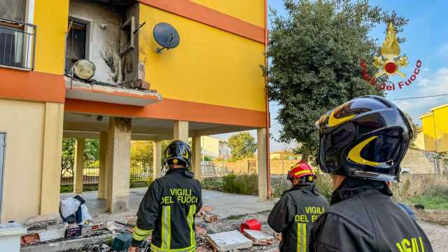 Paura a Sedilo, esplode una bombola gpl in un appartamento