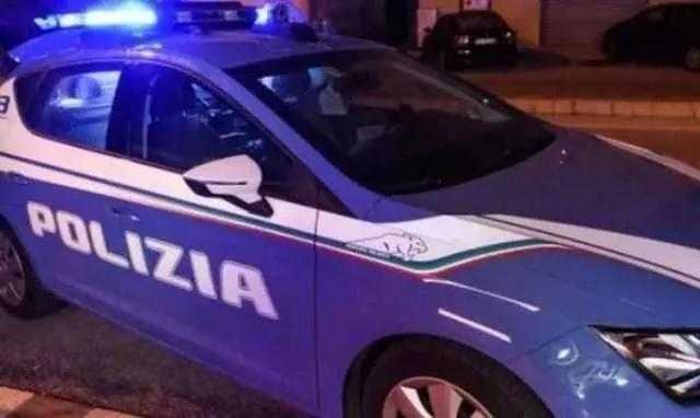 Cagliari, passeggia in via San Benedetto con un chilo di hashish nello zaino: arrestato