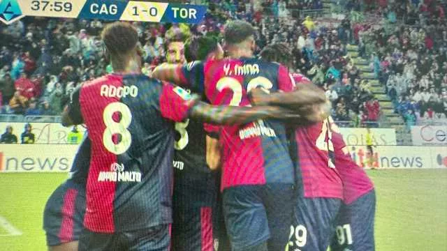 Il Cagliari vince 3 a 2 contro il Torino: Scuffet miracoloso salva il risultato nel finale