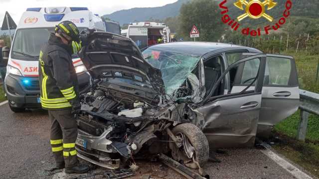 Auto contro camion sulla vecchia 125 a Jerzu: due donne gravi 