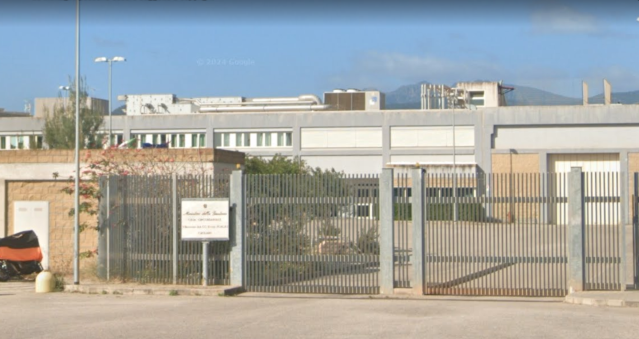 Carcere di Uta, detenuto aggredisce un agente ferendolo con una penna