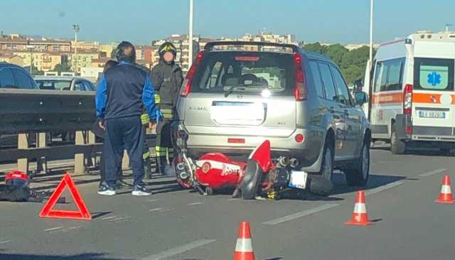 Cagliari, incidente sull'Asse mediano: lunghe code e anche viale Marconi bloccata