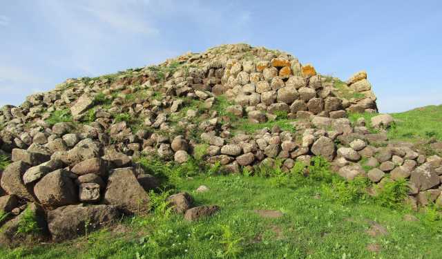 Iniziano i lavori di scavo e restauro del nuraghe Porcarzos a Borore