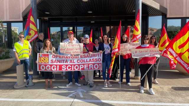 Usb Sanità, la protesta a Cagliari: “Gli operatori precari vengano stabilizzati”