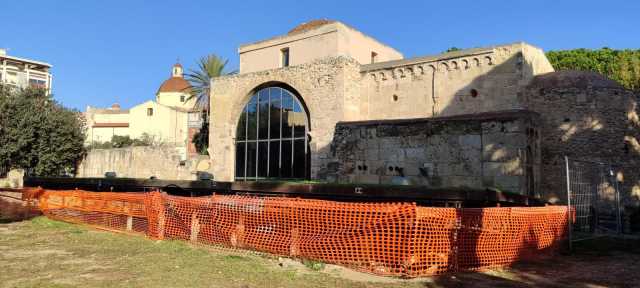 Cagliari, c'era una strada medievale sotto a San Saturnino: riprendono i lavori