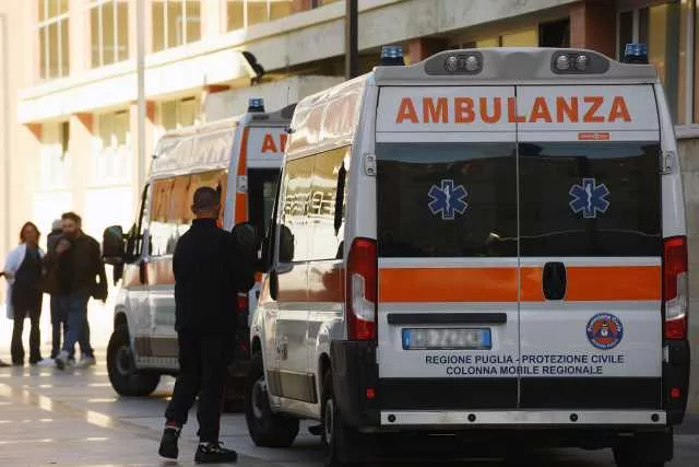 A letto per l'influenza, trovata morta una 17enne: il dramma in Puglia