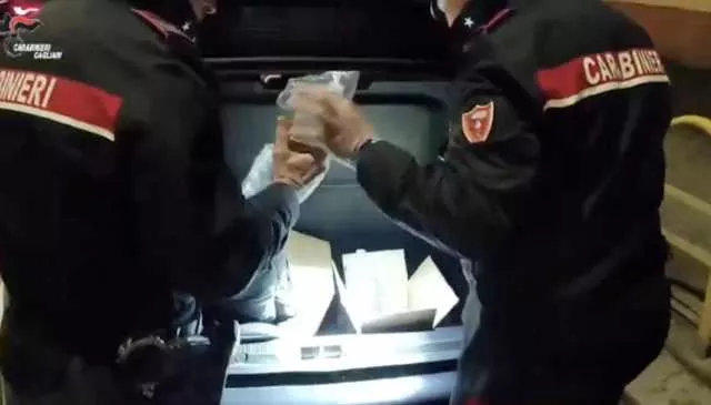 Cocaina rosa nelle discoteche di Cagliari e Oristano, sgominata banda di trafficanti: sette arresti (Video)