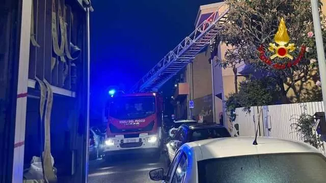 Incendio a Maracalagonis, le fiamme invadono una casa: salvati due anziani e il figlio 