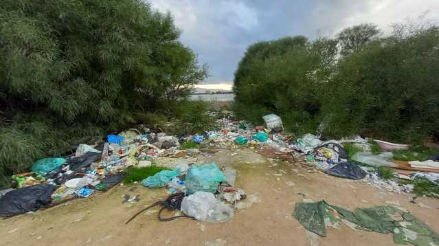 Discarica di rifiuti davanti alla laguna di Santa Gillai, è polemica: “Perché i sardi hanno a cuore l'ambiente”